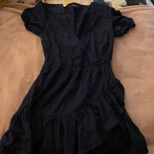 Missing button in middle to close